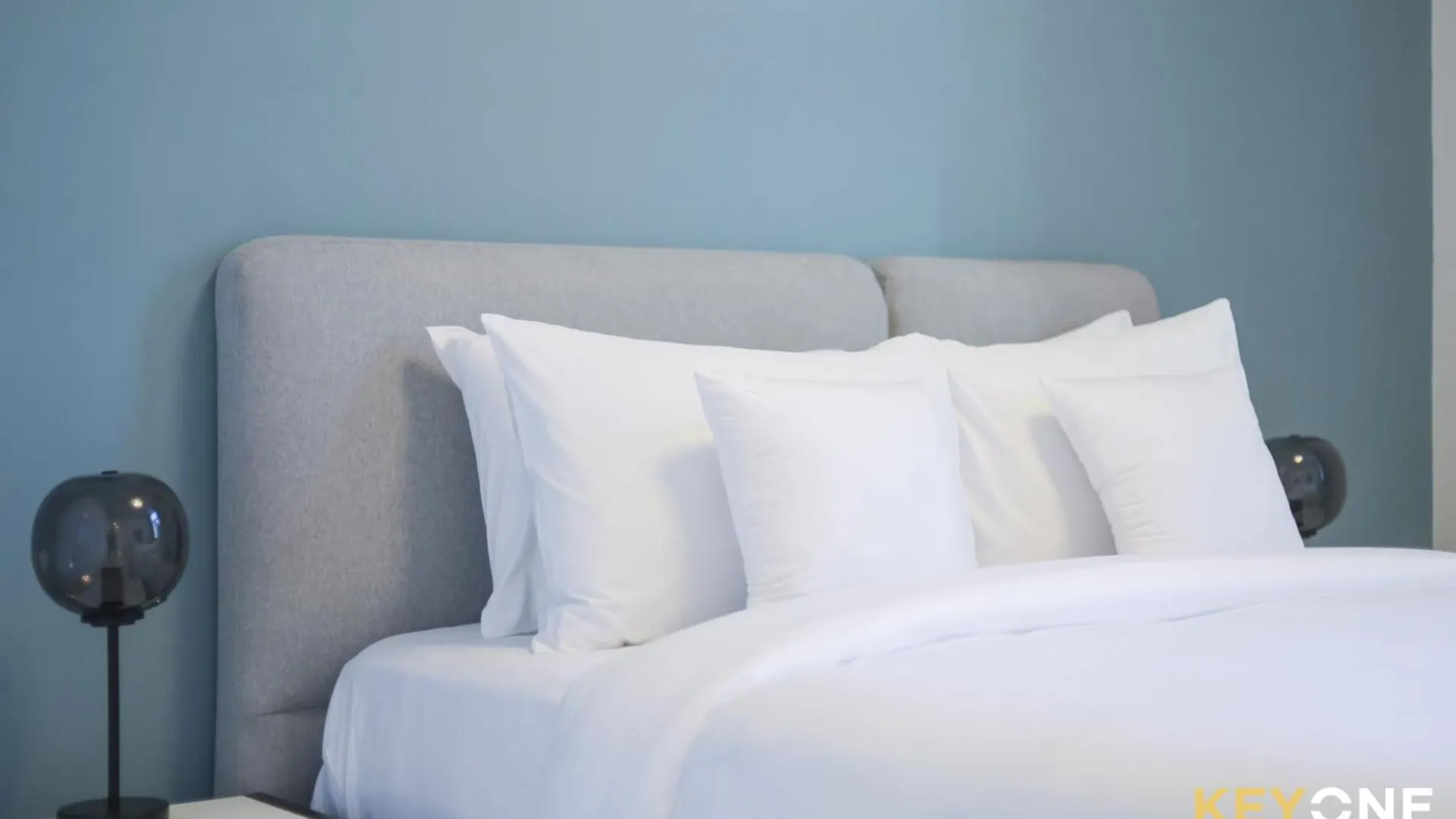 The Cosmopolitan Serene Living In A One Bedroom Dubai Apartment