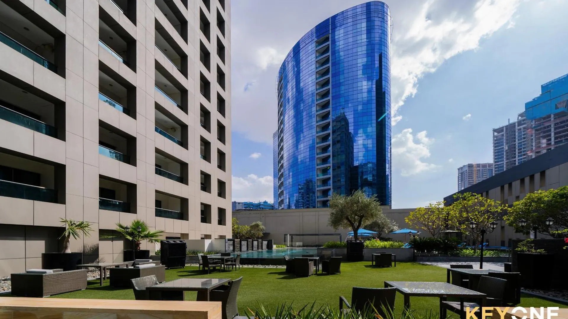 The Cosmopolitan Serene Living In A One Bedroom Dubai
