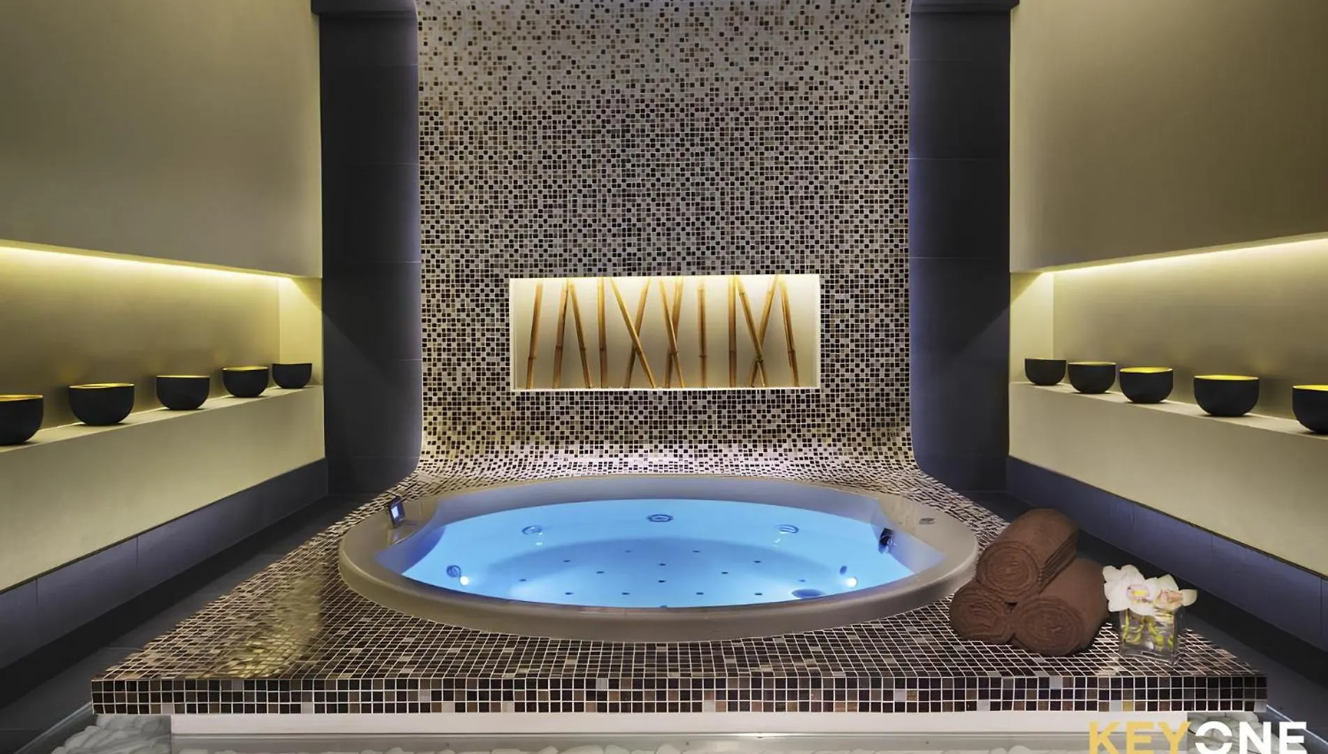 The Cosmopolitan Serene Living In A One Bedroom Dubai 0*,  United Arab Emirates