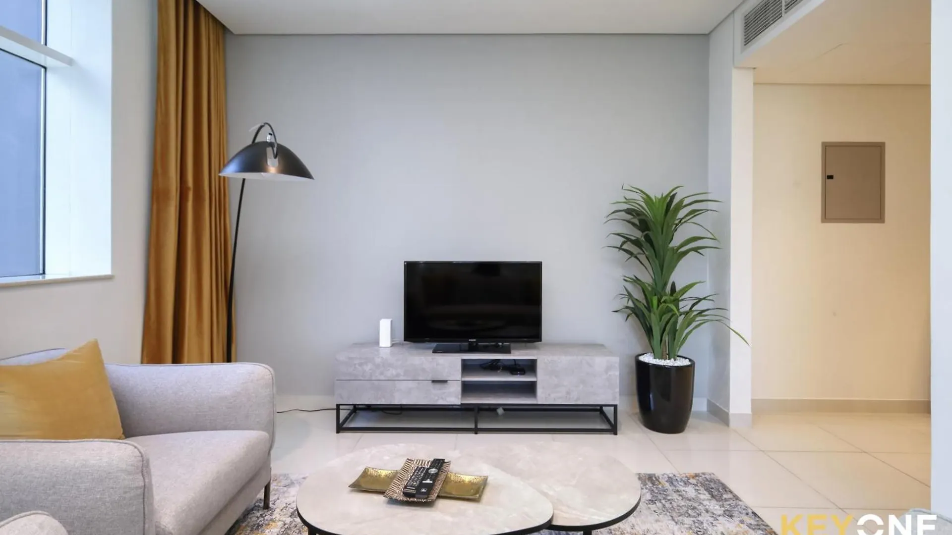 The Cosmopolitan Serene Living In A One Bedroom Dubai